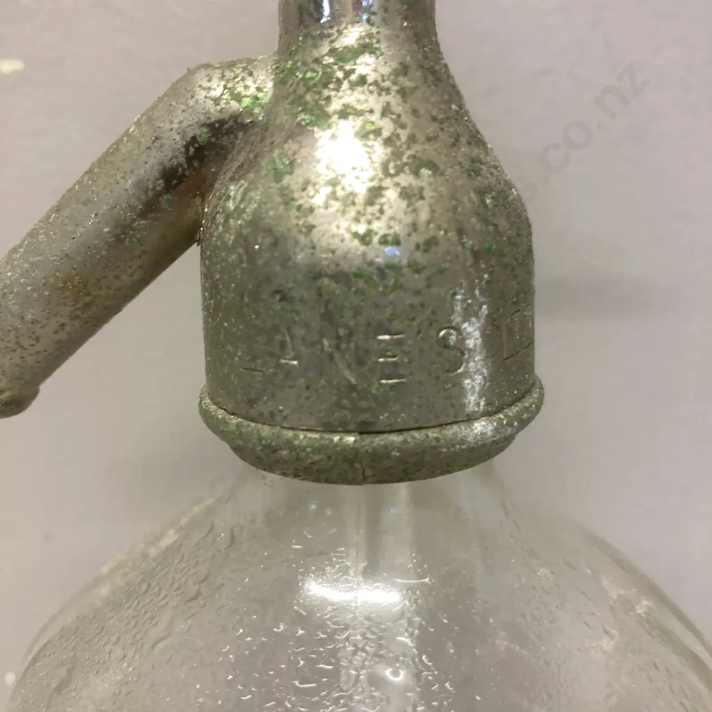 Vintage Lanes, Ltd Gold Medal Aerated Waters Dunedin & Oamaru Soda Syphon Image 1++