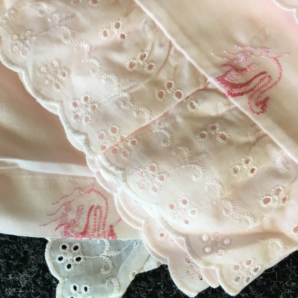 New Single Duvet Cover & Pillow Cases x 2, Embroided Lace & Swan Detail Image 1++