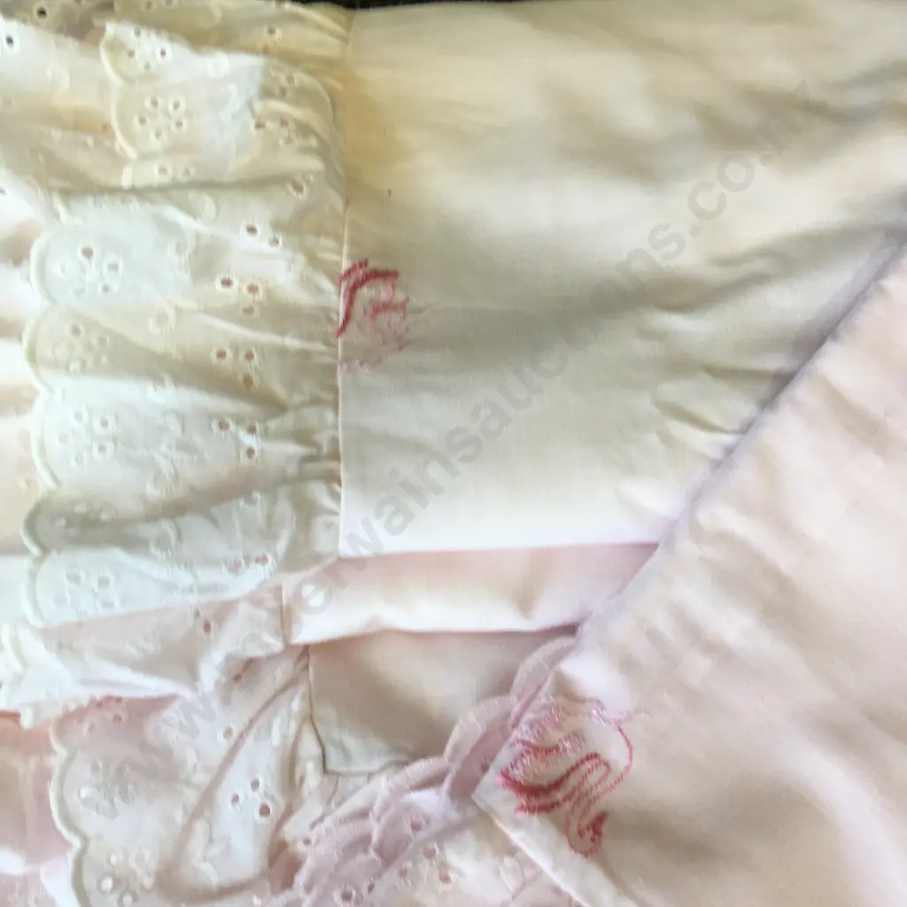 New Single Duvet Cover & Pillow Cases x 2, Embroided Lace & Swan Detail Image 1++