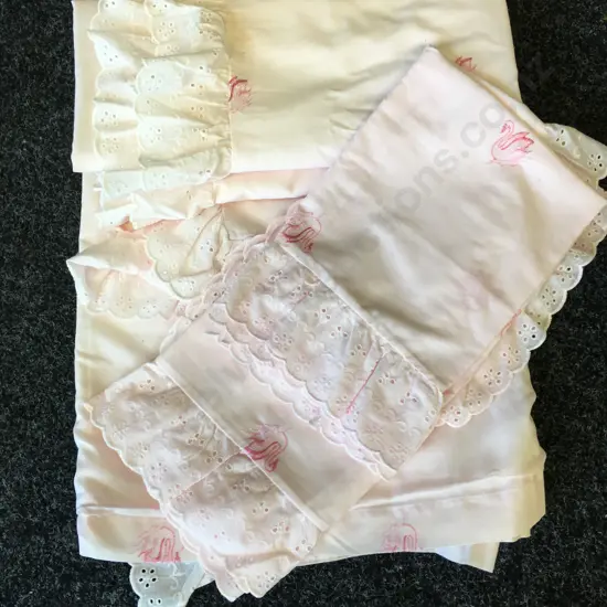 New Single Duvet Cover & Pillow Cases x 2, Embroided Lace & Swan Detail