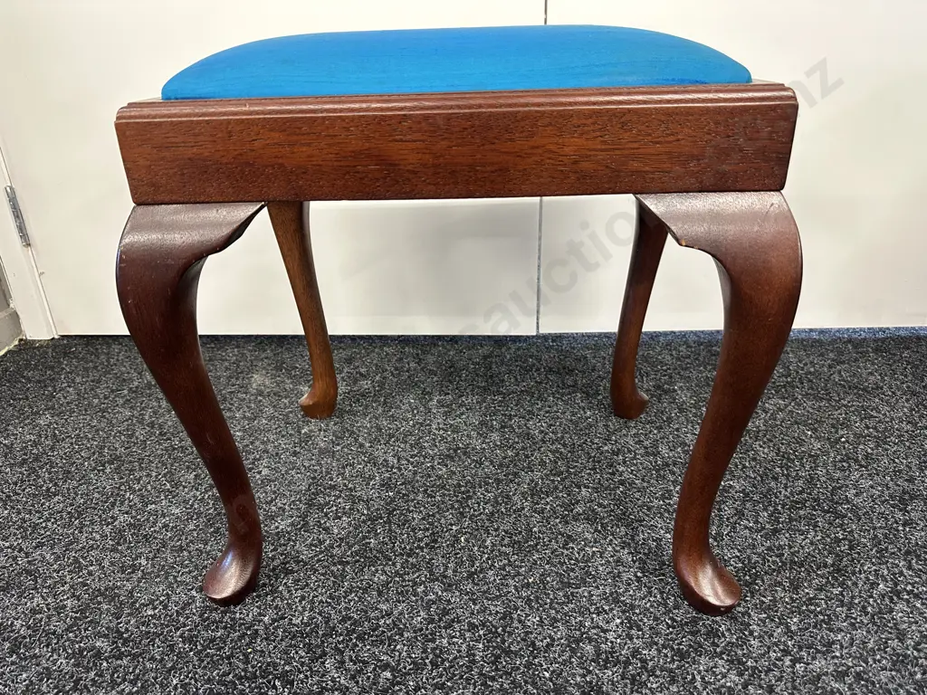 Queen Style Dressing Table Stool, H44cm Image 1++