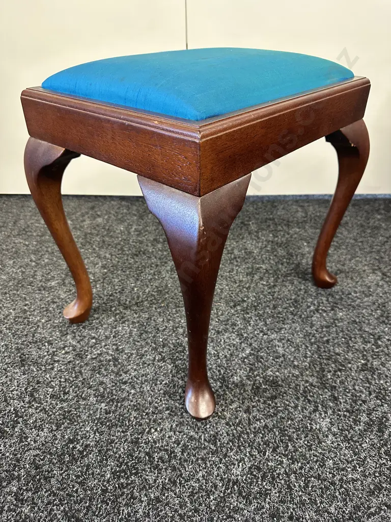 Queen Style Dressing Table Stool, H44cm Image 1++