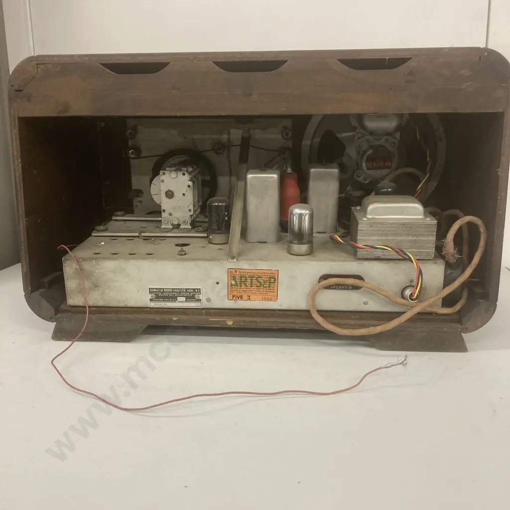 Vintage Ultimate Valve Radio Image 1++