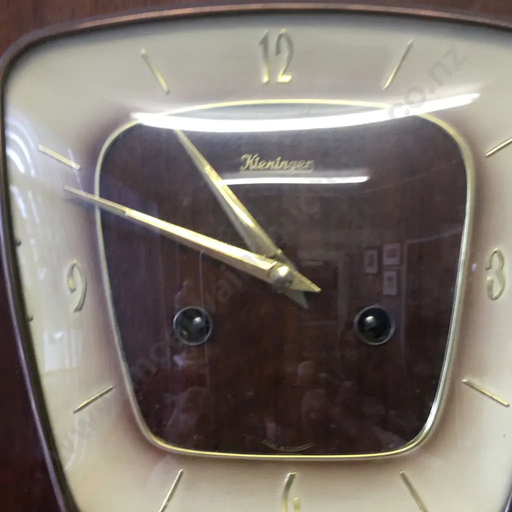 Mid Century 1960s Keninger Pendulum Chiming Wall Clock With Key, H43 W25 D11cm Image 1++