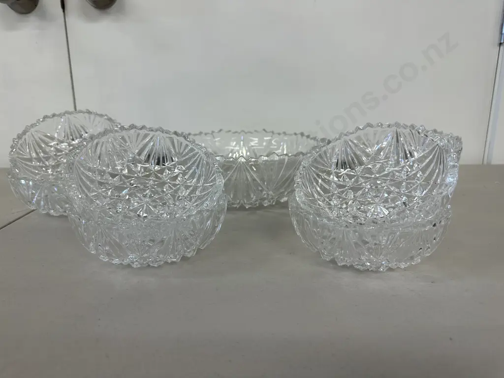 Crystal Bowl & 8 Dessert Bowls Image 1++