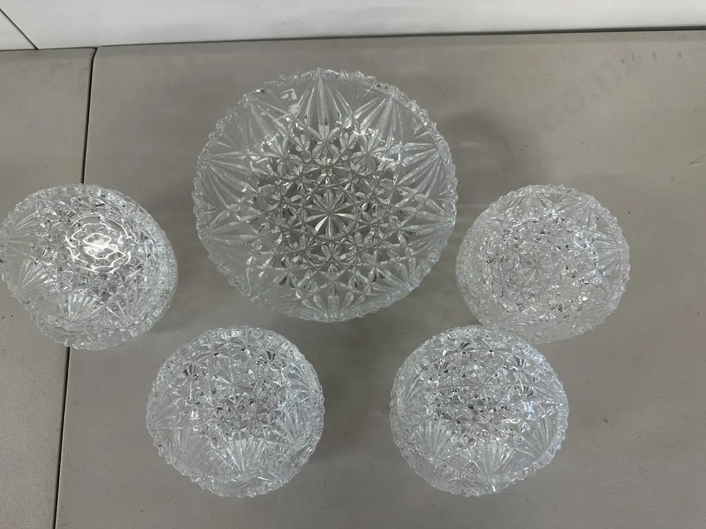 Crystal Bowl & 8 Dessert Bowls Image 1++