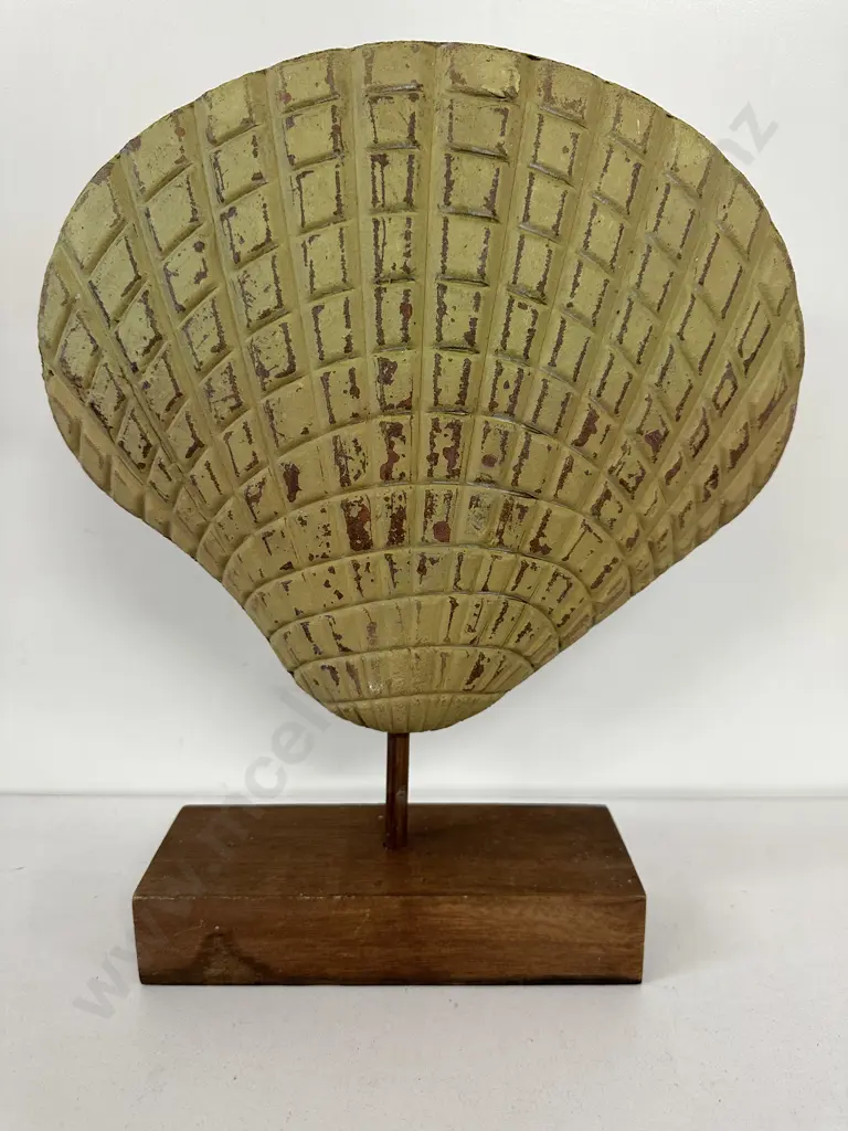 Decorative Shell Ornament On Wood Plinth, H36cm Image 1++