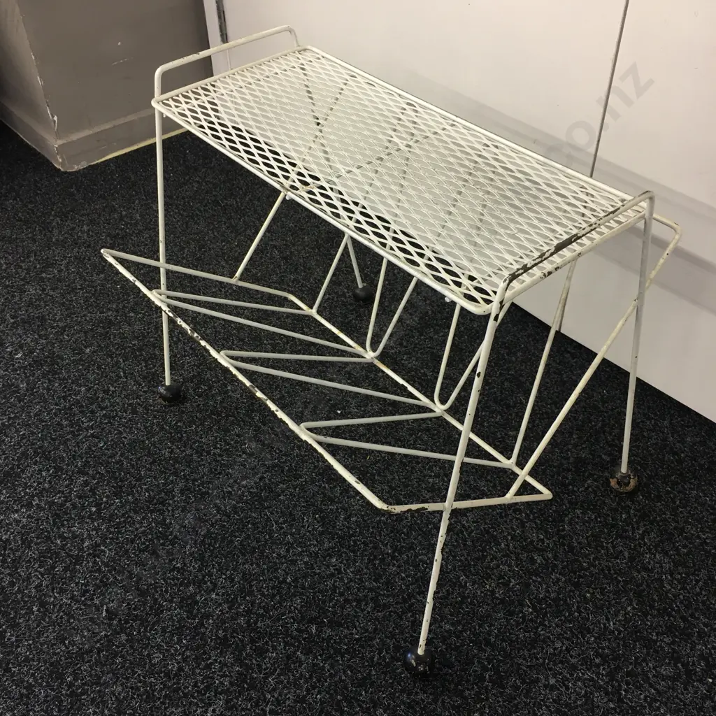 Retro White Magazine Rack Image 1++