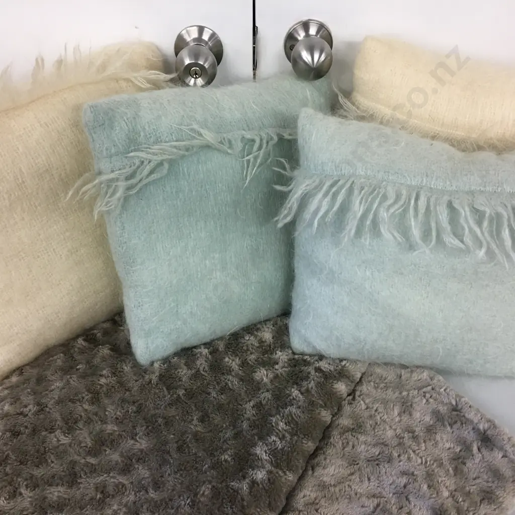 Grey Throw & Rectangular Cushions x 4 ( 2 x Spearmint, 2 x Cream ) Image 1++