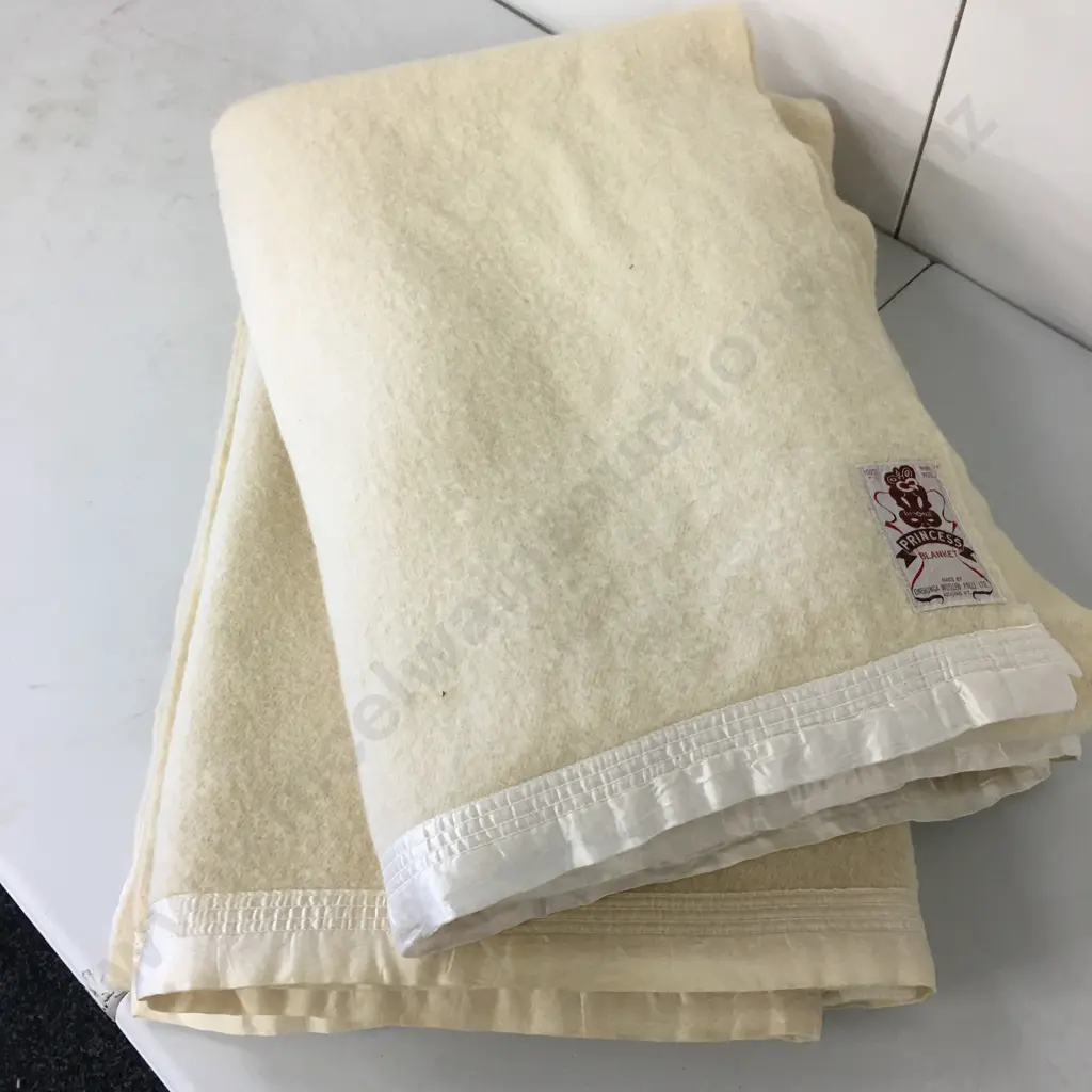 Cream Single Woollen Blankets Image 1++