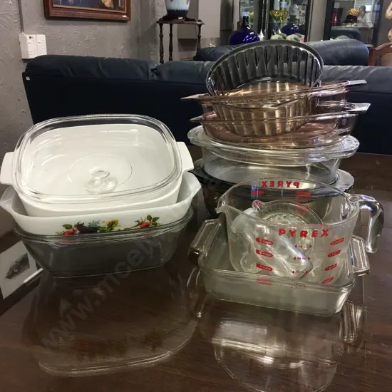 Selection of Lidded Glass Casserole Dishes, Pyrex Jug Etc