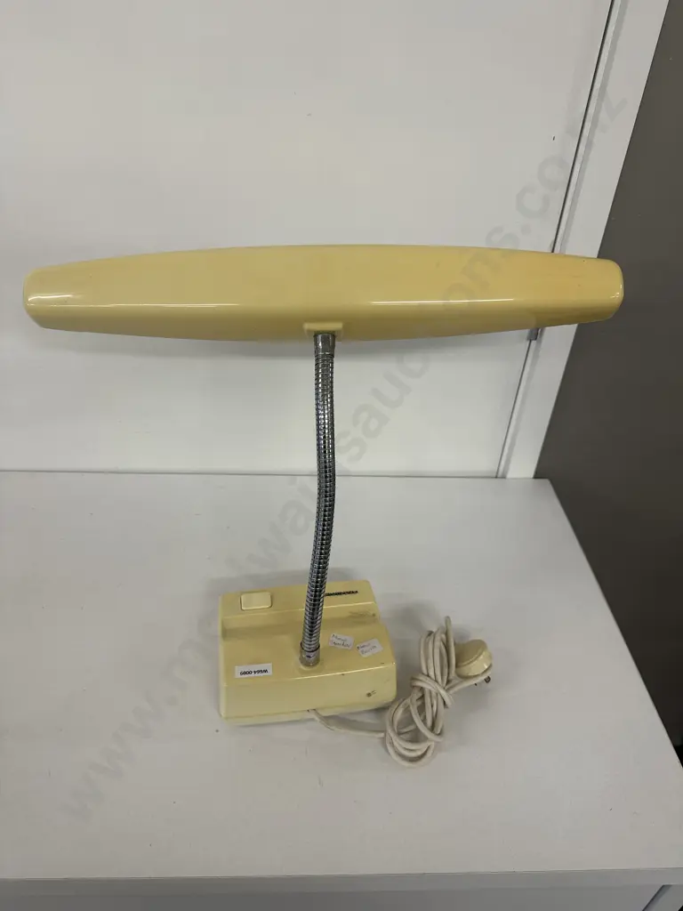 Retro Hanimex Lamp (New Starter & Bulb) Image 1++