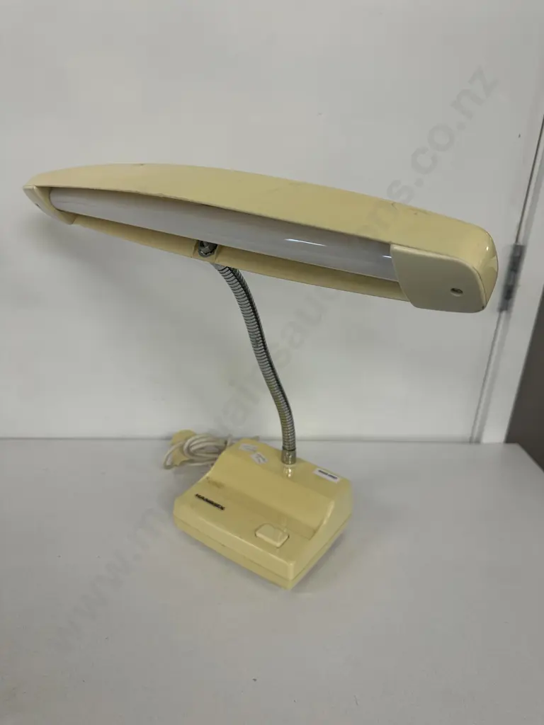 Retro Hanimex Lamp (New Starter & Bulb) Image 1++