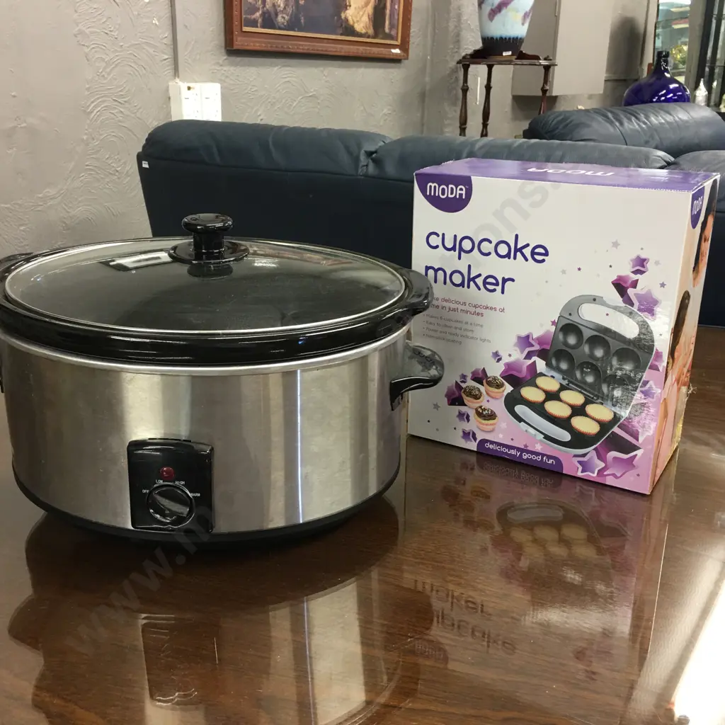 Moda Cupcake Maker & Anko Slow Cooker Image 1++