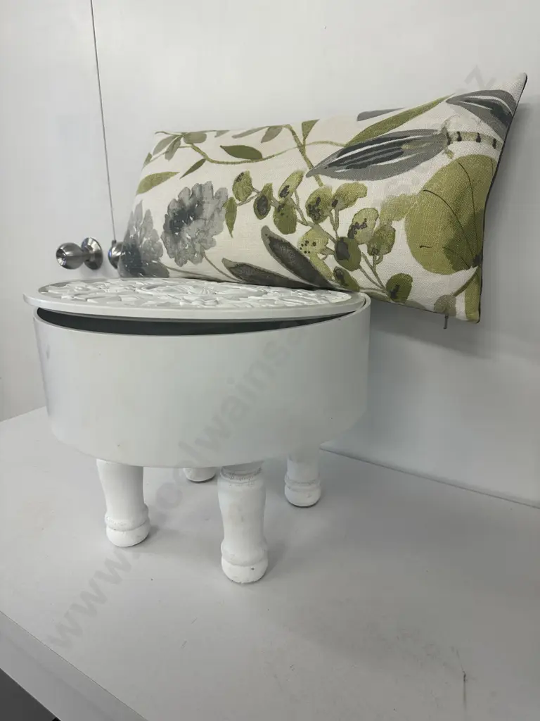 Marrakesh White Lidded Round Ornate Top Storage Table & Floral / Green / Cream Rectangular Designer Cushion Image 1++
