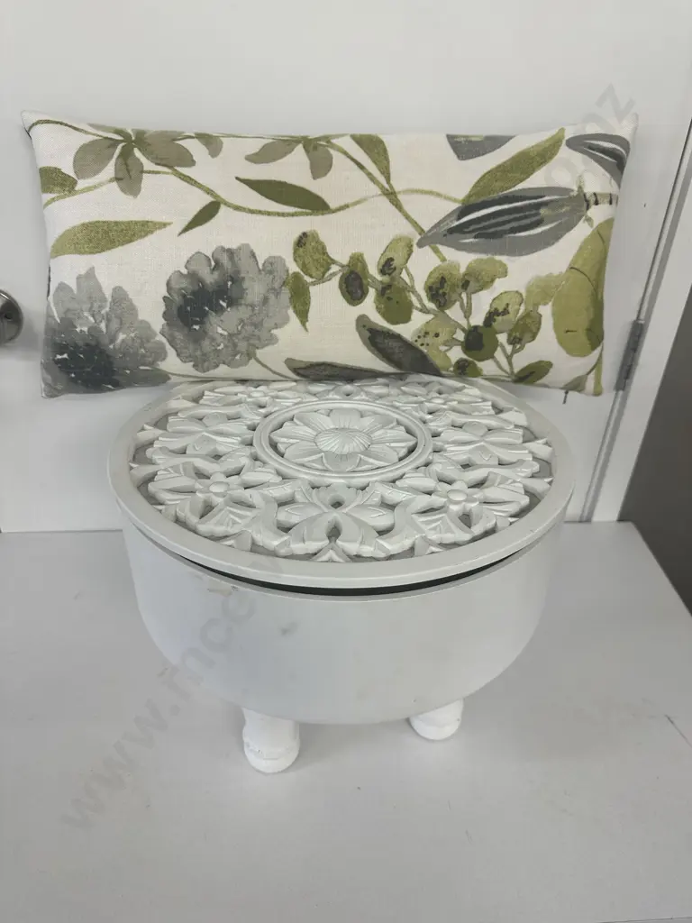 Marrakesh White Lidded Round Ornate Top Storage Table & Floral / Green / Cream Rectangular Designer Cushion Image 1++