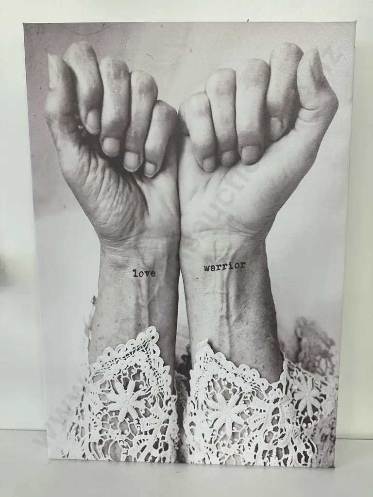 Picture On Canvas "Love" "Warrior" On Hands, 65 x 45cm Image 1++