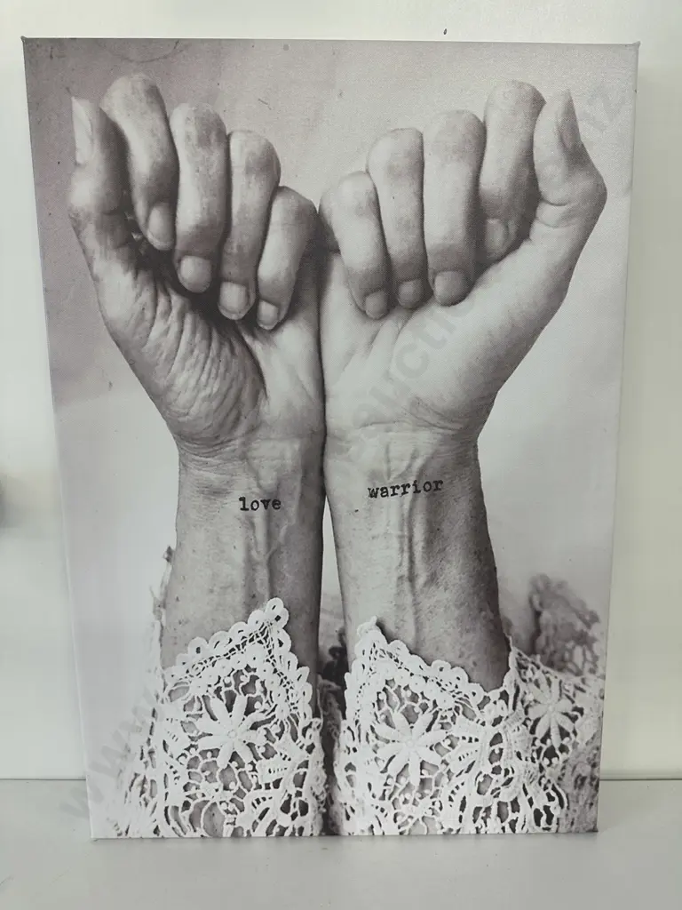 Picture On Canvas "Love" "Warrior" On Hands, 65 x 45cm Image 1++
