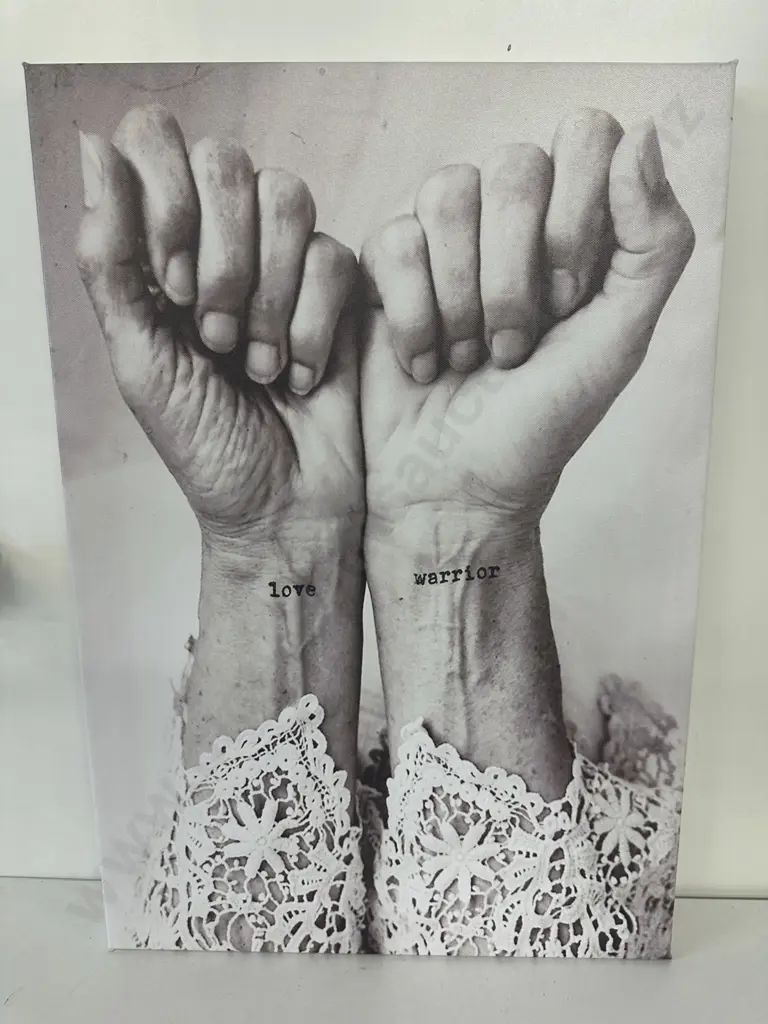 Picture On Canvas "Love" "Warrior" On Hands, 65 x 45cm Image 1++