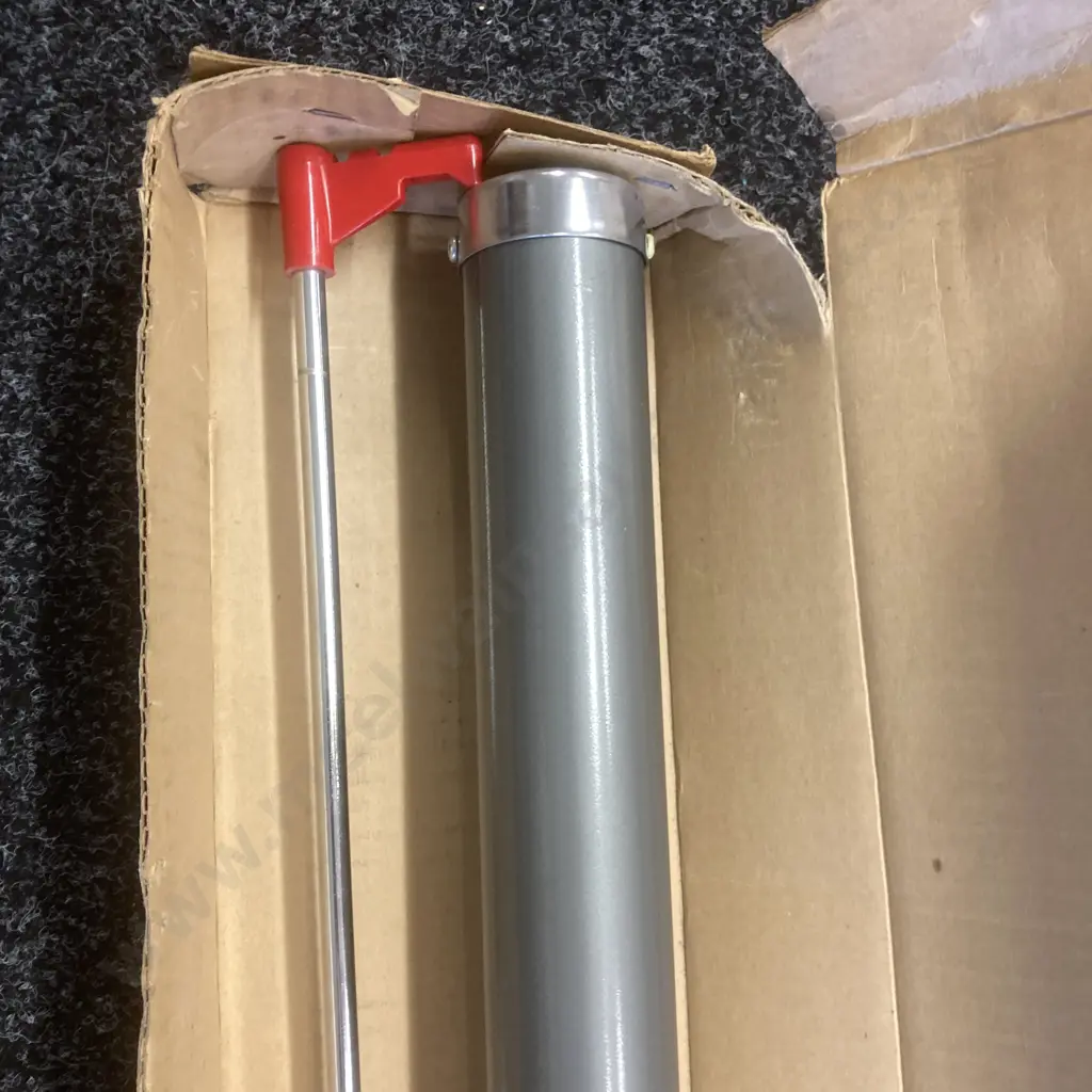 Vintage GILKON Precision Tripod Projector Screen In Original Box (Looks Unused) Image 1++