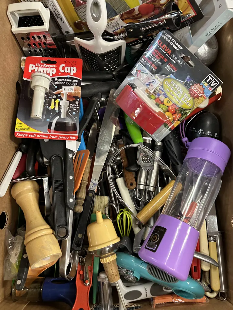 Box Lot Utensils, Cutlery Etc Image 1++