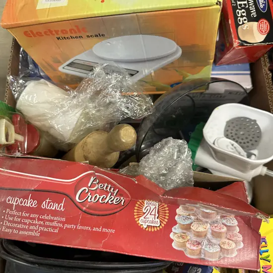 Box lot Bakeware, Cupcake Stand Etc