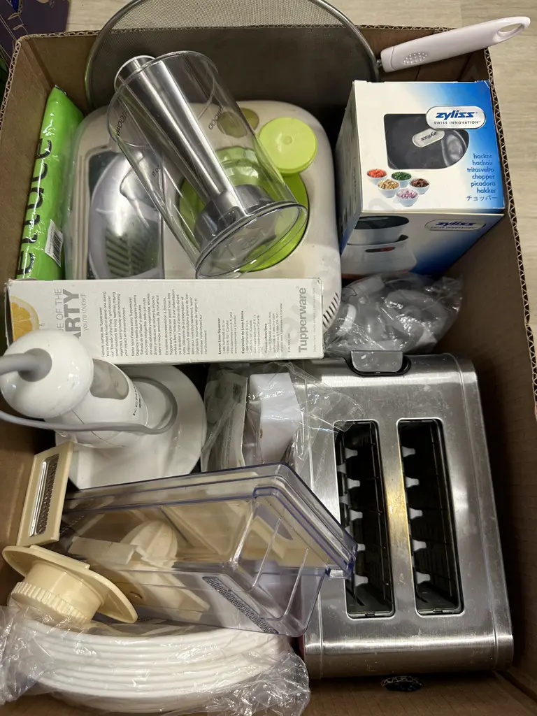Box lot Toaster, Zyliss Etc Image 1++