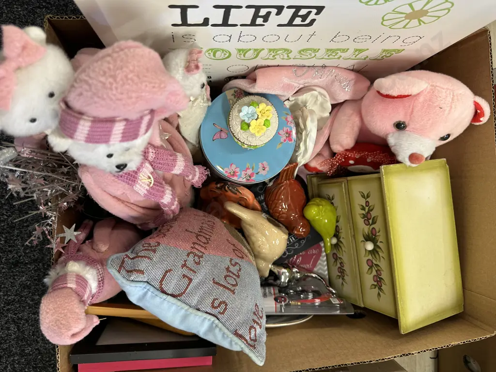 Box Lot Artwork, Jewellery Box Etc Image 1++