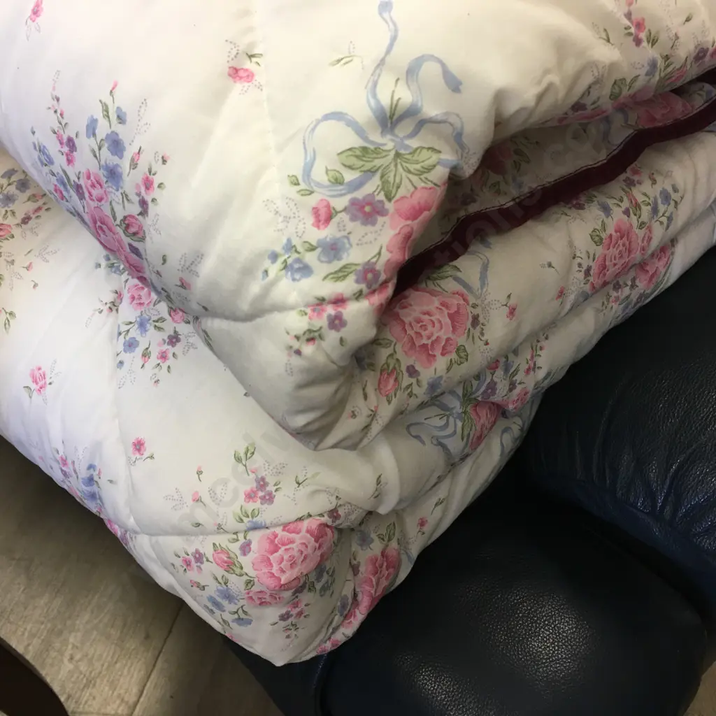 Pair Of Single Continental Blankets  Image 1++