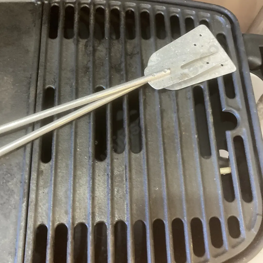 Jumbuck Portable BBQ & Gas Bottle Image 1++