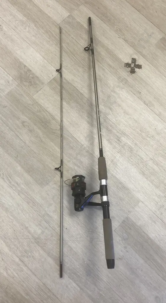 Kilwell Kondor Super Spin 2Pce Spin Rod, Cast Wt 7-18g, Action Light/Med With a Silstar EF50B Long Cast Spinning Reel Image 1++