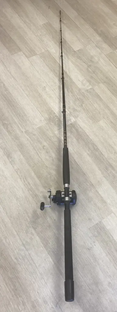 Penn Powerstick Fishing Rod PPS6001 With a  Shimano Charter Special Reel TR 2000 Lever Drag Reel Image 1++