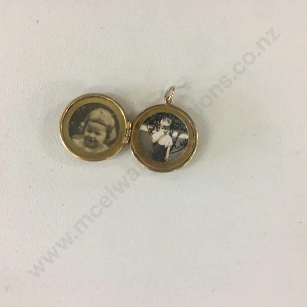 Round 9Ct Locket  Image 1++