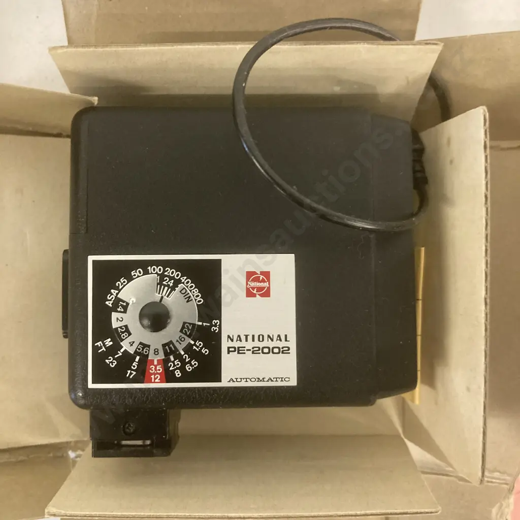 Vintage Photography Items. National PE-2002 Flash Unit, Safari Japan Fan Flash, Leather Box Camera Case, Etc Image 1++