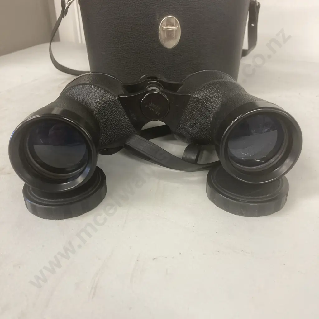 Binoculars Hoya . 8x40, Extra Wide Angle 9.5º, 500 ft at 1000yds Image 1++
