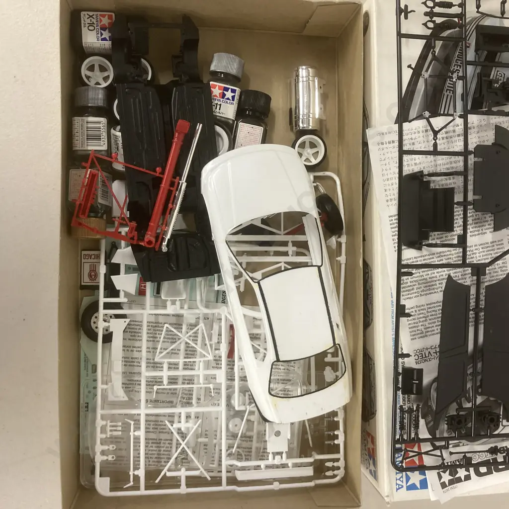 Tamiya HONDA PIAA ACCORD VTEC 1/24 Model Kit & Burago Dodge Viper SRT/10 2003 Scale 1/24 Metal Kit Image 1++
