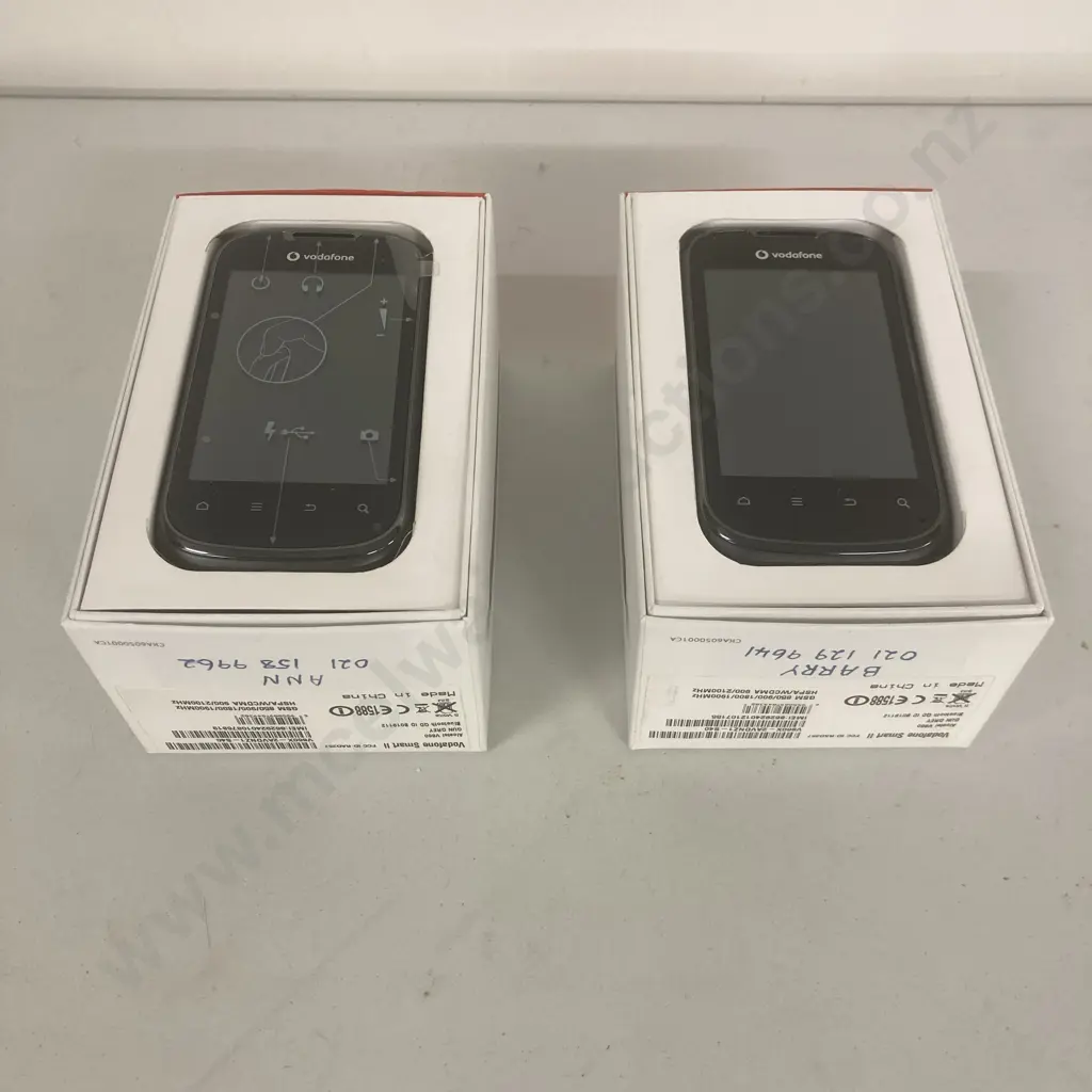 Pair of Vodafone V860 Smart II Gun Grey Mobile Phones, Chargers, Original Boxes Image 1++