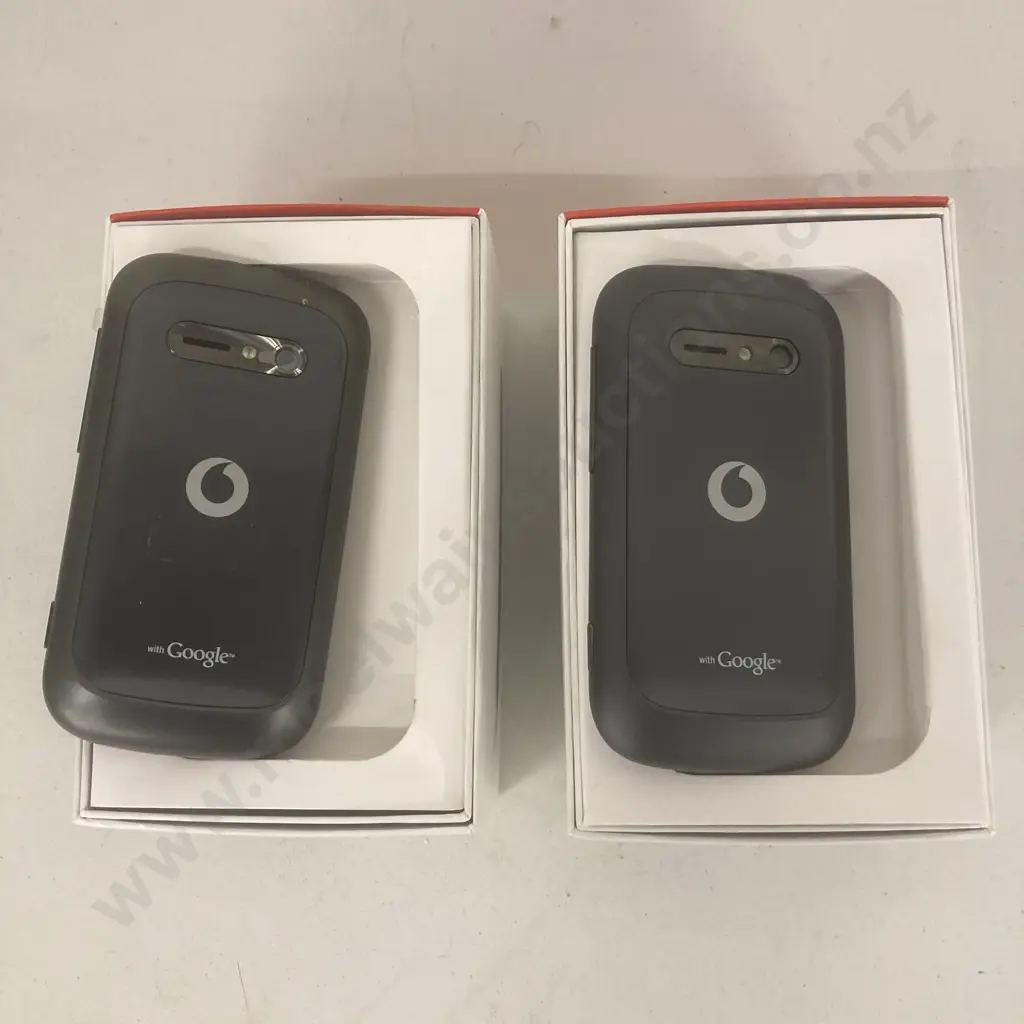 Pair of Vodafone V860 Smart II Gun Grey Mobile Phones, Chargers, Original Boxes Image 1++