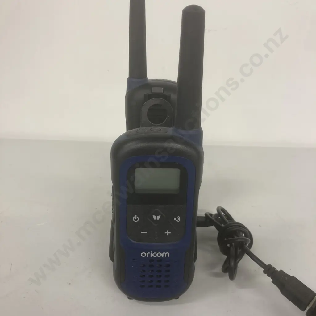 Oricom UHF2295 2 Watt Waterproof Handheld UHF CB Radio Twin Pack Image 1++