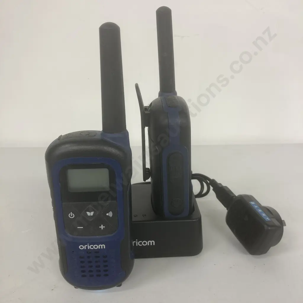 Oricom UHF2295 2 Watt Waterproof Handheld UHF CB Radio Twin Pack Image 1++