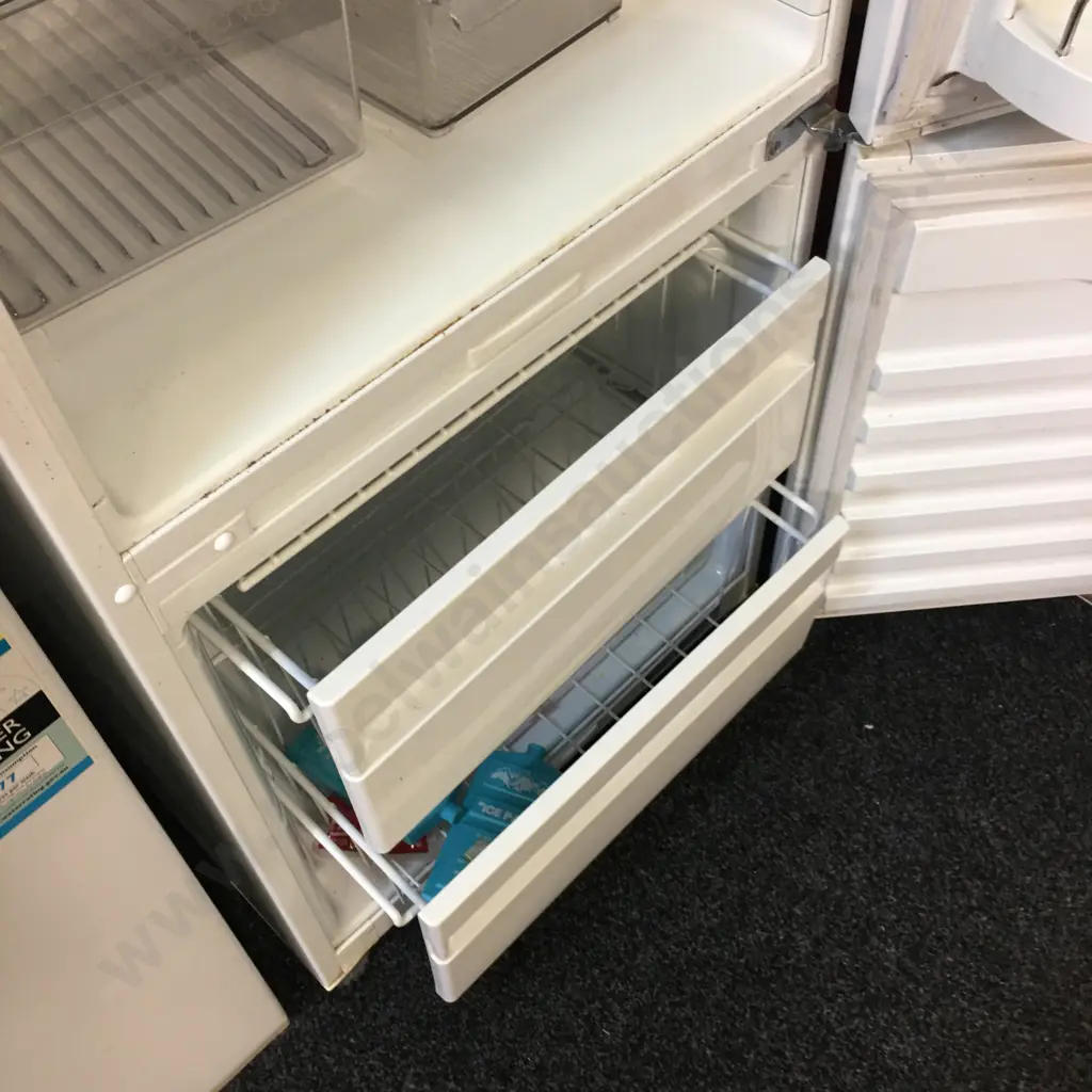 Fisher & Paykel E372B Activesmart Fridge Freezer, #CLF276167R, 373 Litres Image 1++