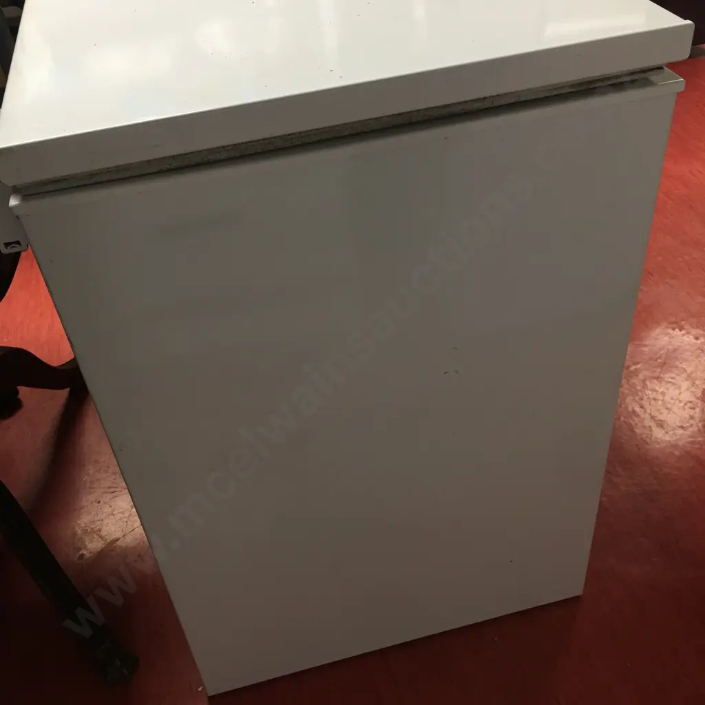 Westinghouse 320 Litre Chest Freezer, #WCM3200WA*12 Image 1++