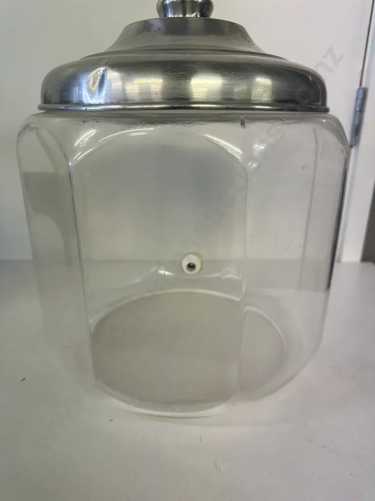 Retro Drinks Dispenser Image 1++