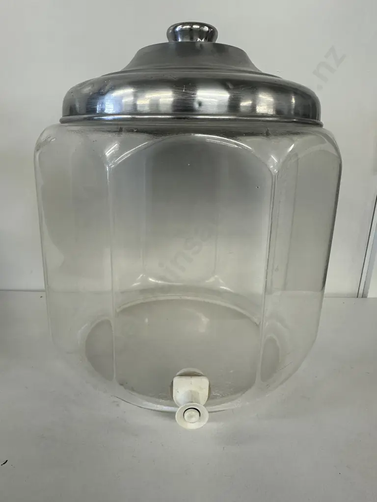 Retro Drinks Dispenser Image 1++