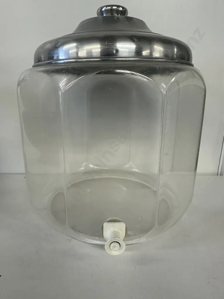 Retro Drinks Dispenser Image 1++