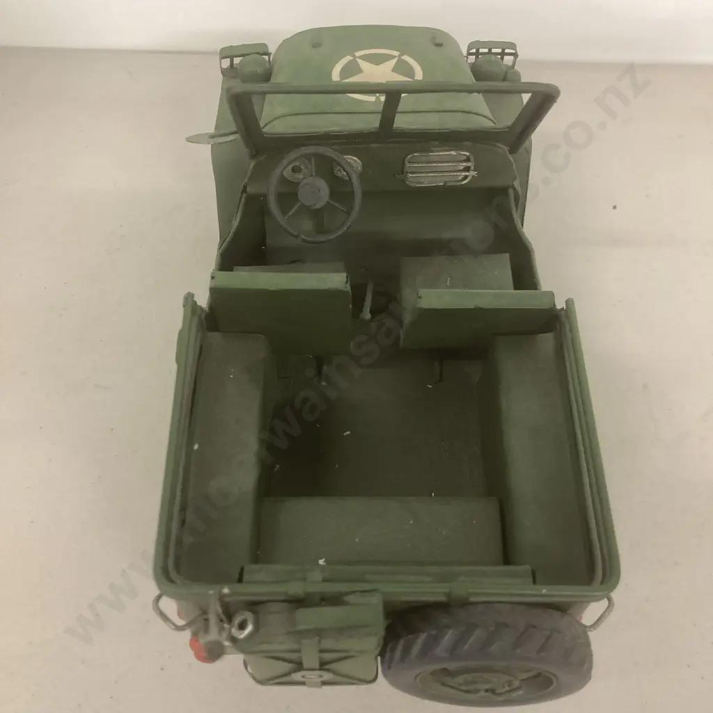Ornamental Green Metal Army Jeep, 15 x 29cm Image 1++