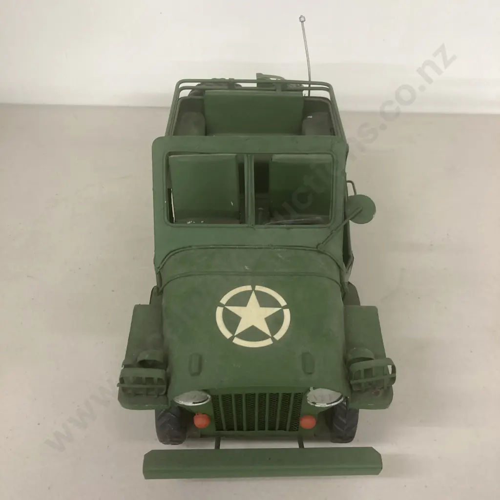 Ornamental Green Metal Army Jeep, 15 x 29cm Image 1++