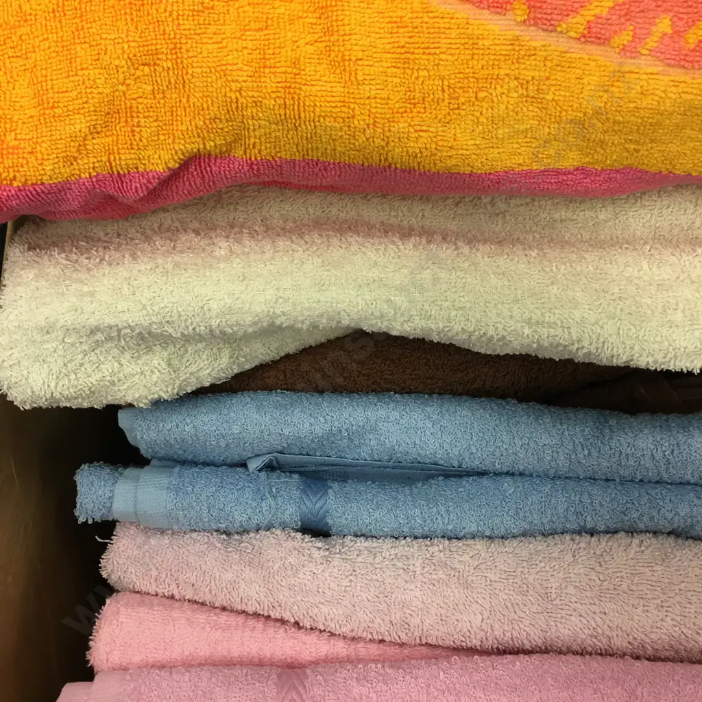 Box Lot Of Assorted Towels Image 1++