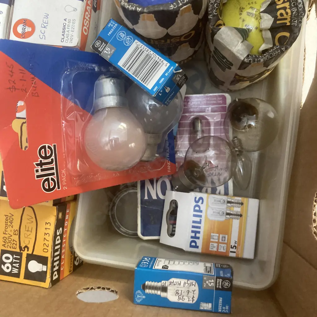 Box Lot Assorted Bulbs Image 1++