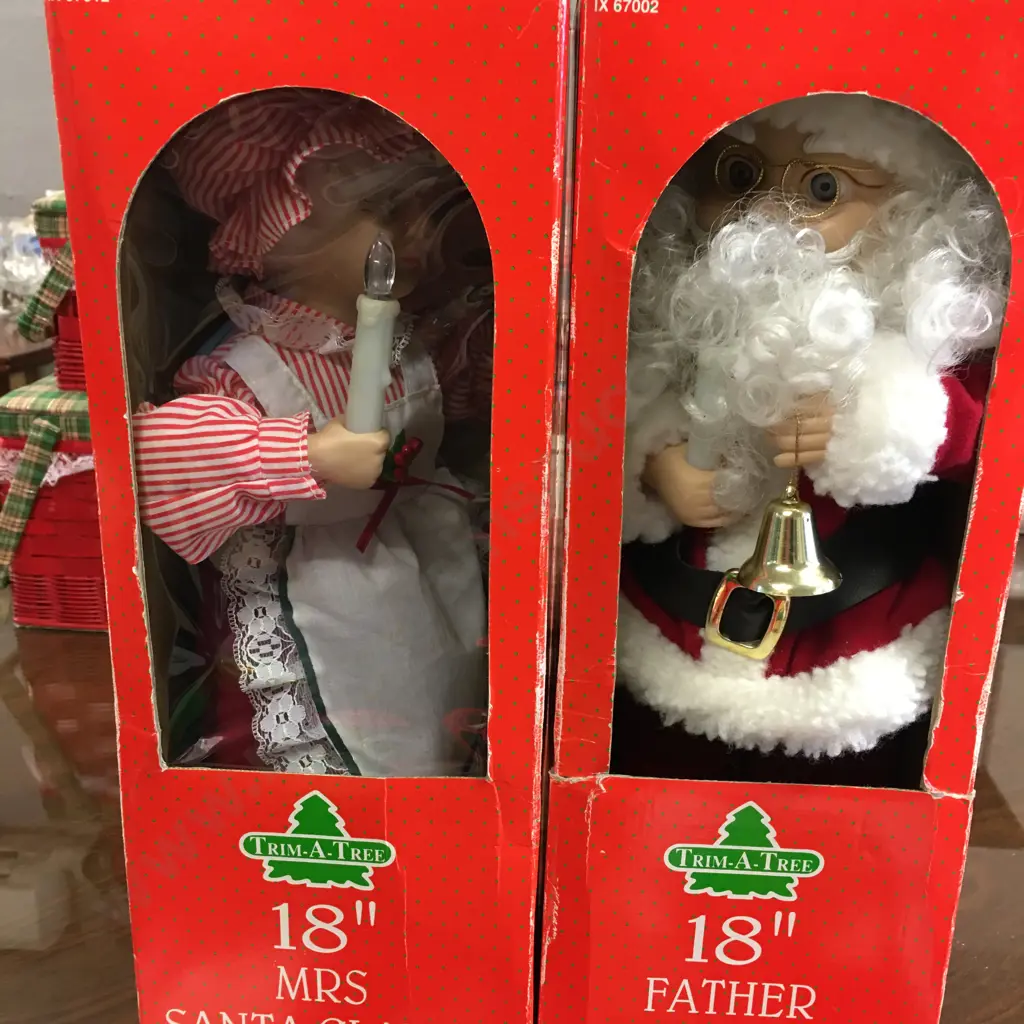 Selection of Christmas Items, Fairy Lights, Linen, Santa Claus Etc Image 1++
